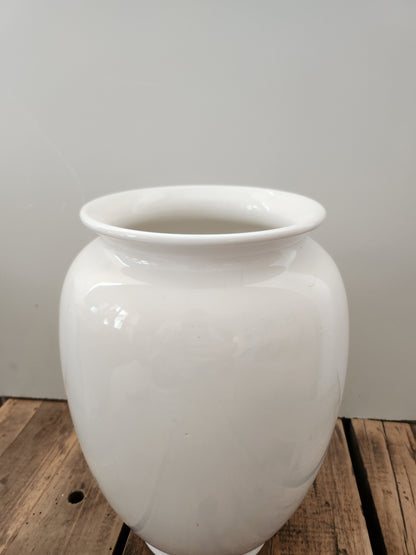 Vase blanc en céramique   Patine