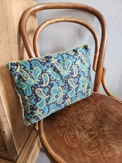 Coussin en point de croix motif floral   Patine