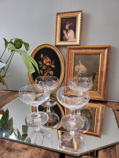Coupe à champagne en cristal taillé   Patine