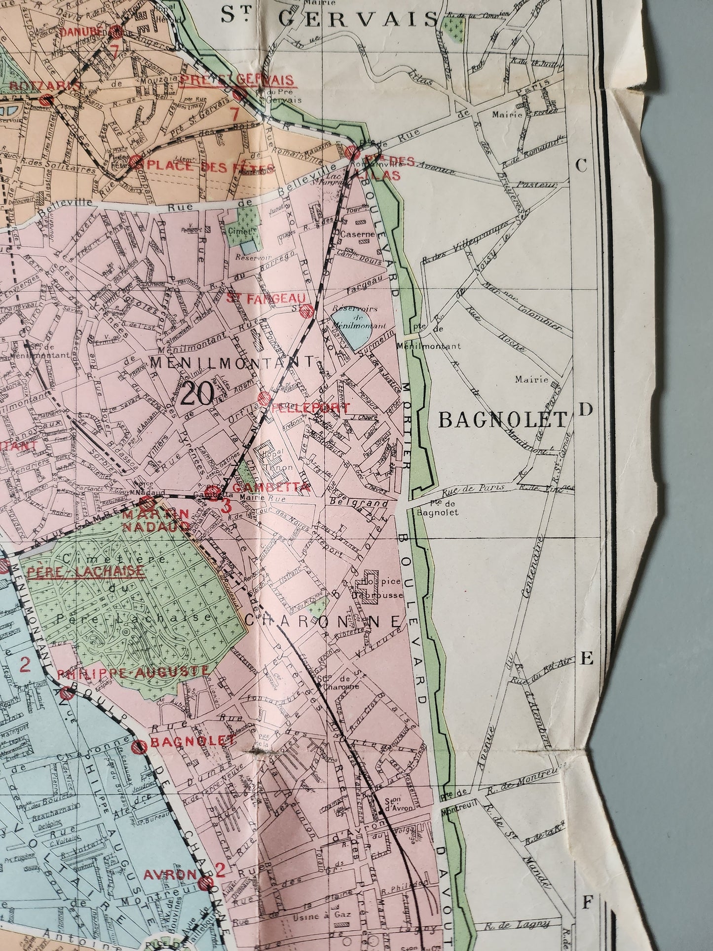 Guide commode des rues de Paris avec plan dépliable   Patine