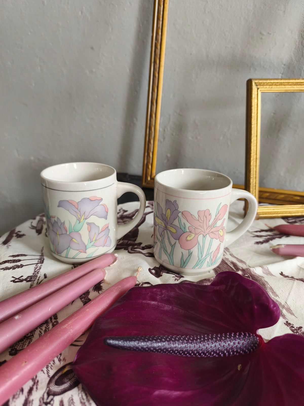 Tasse céramique motif iris lot de deux   Patine