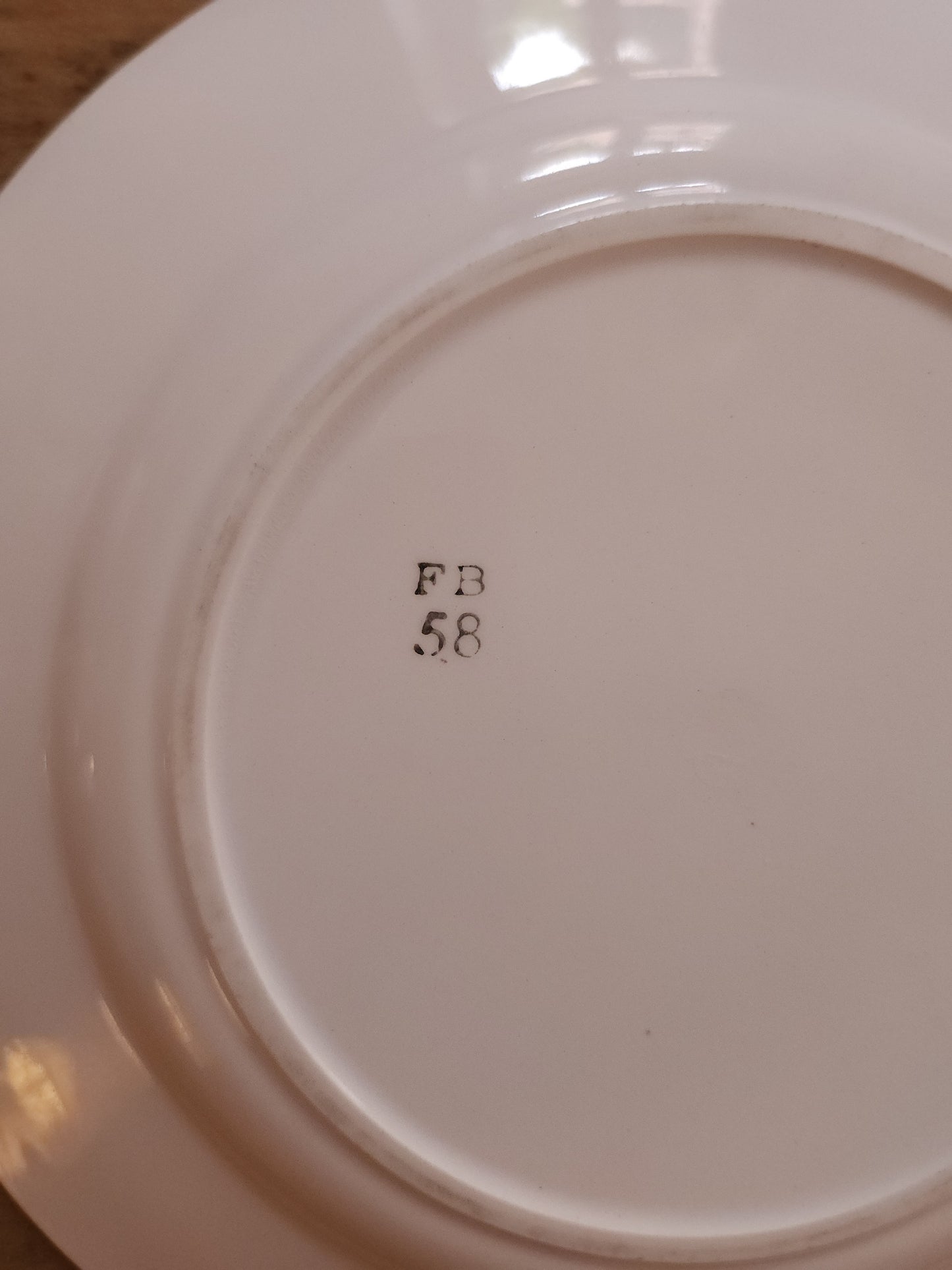 Assiettes plates en céramique peintes à la main lot de 3   Patine