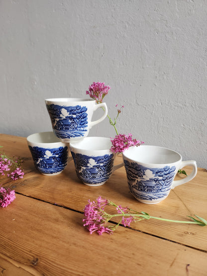Tasse à café en porcelaine anglaise lot 4   Patine