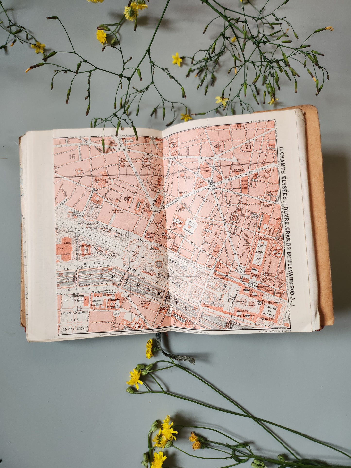 Guide Baedeker’s "Paris and its Environs"   Patine
