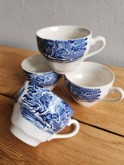 Tasse à café + assiettes en faïence fabriquées en Angleterre lot de 4   Patine