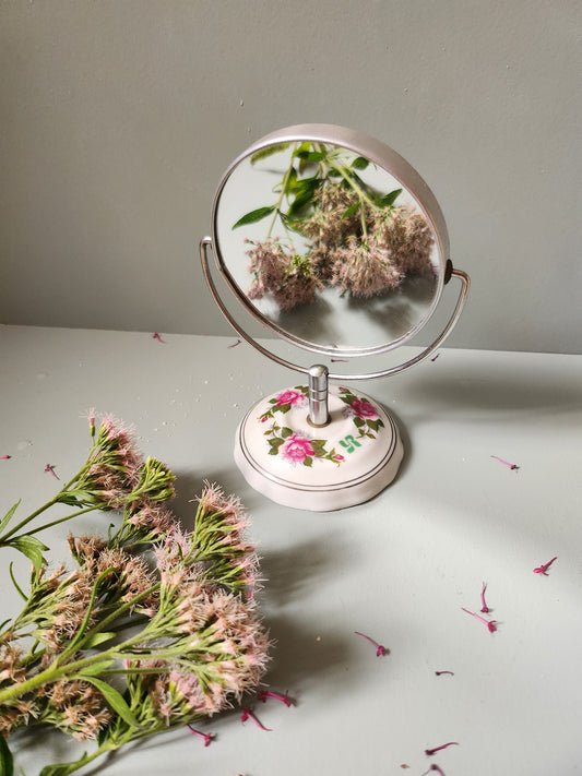Petit miroir en porcelaine   Patine