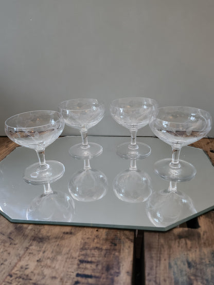 Coupe à champagne en cristal taillé lot de 4   Patine