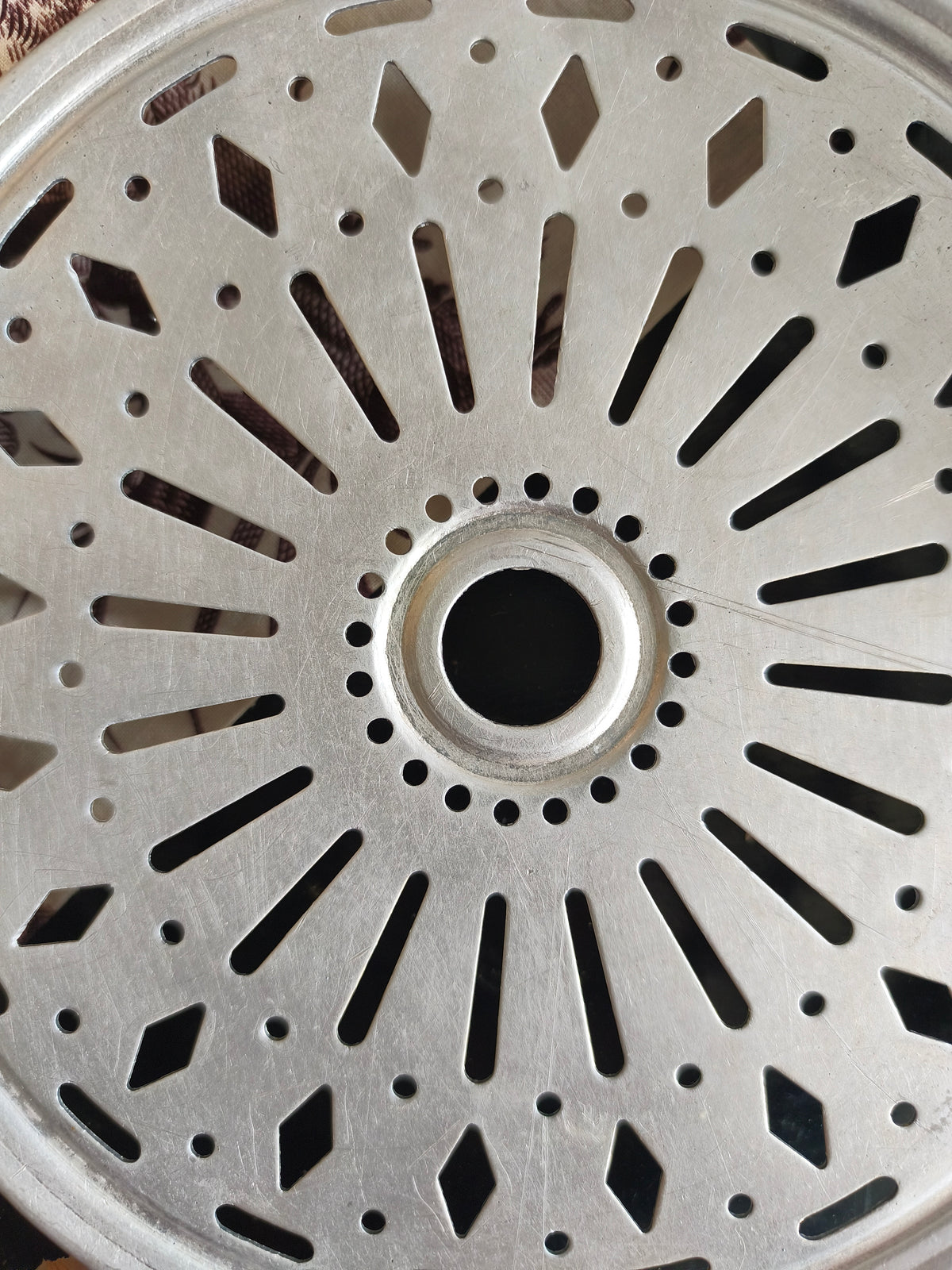 Sous plat en aluminium   Patine