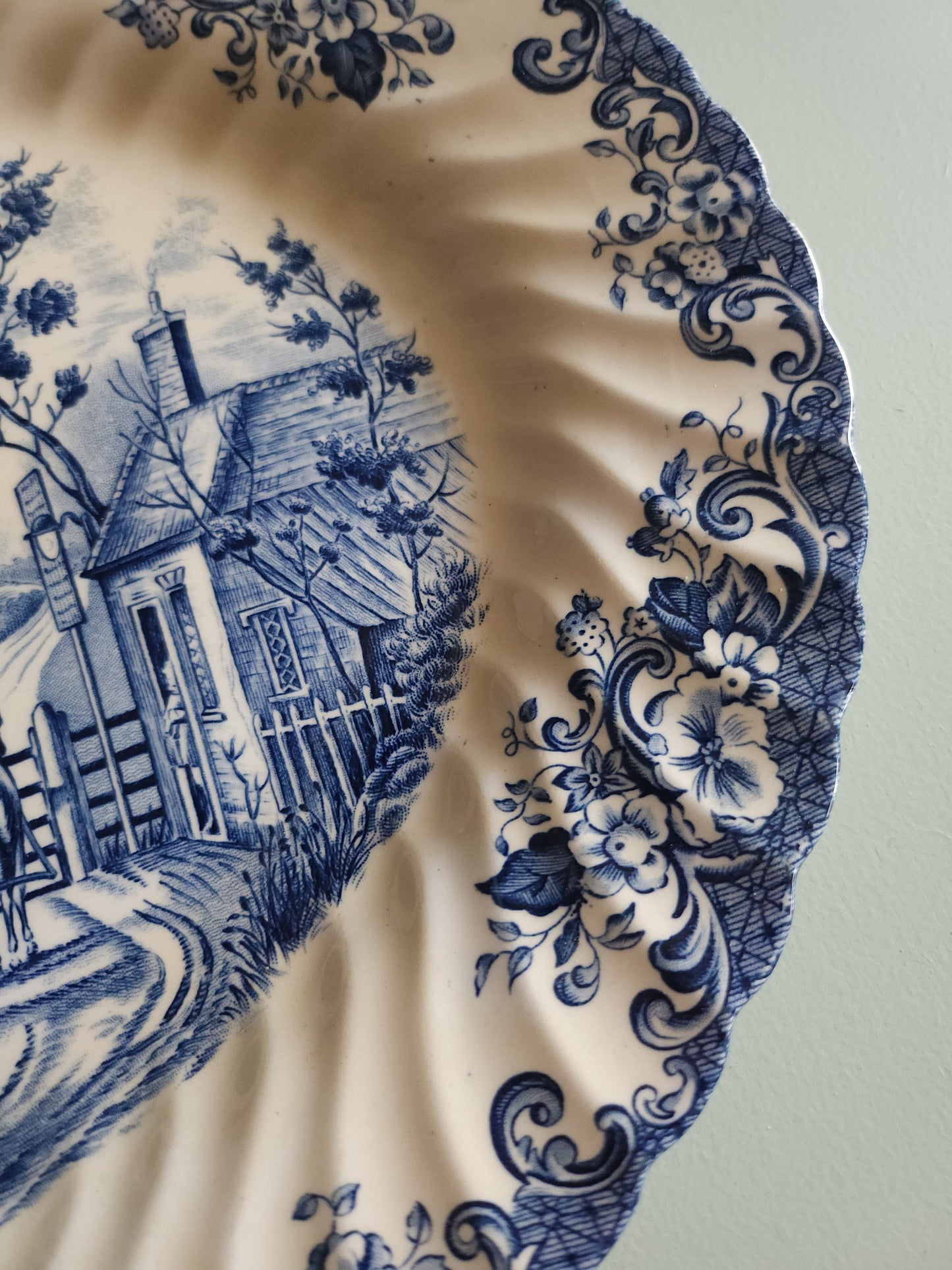 Plat ovale en céramique style anglais   Patine
