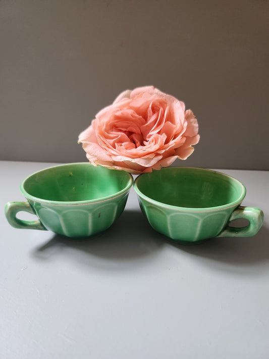 Tasses vertes en céramique lot de 2   Patine