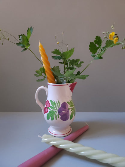 Cruche en faïence de Sarreguemines motif floral   Patine