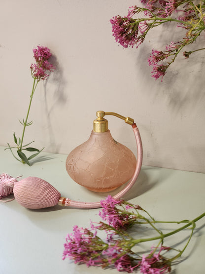 Vaporisateur de parfum rose vintage   Patine