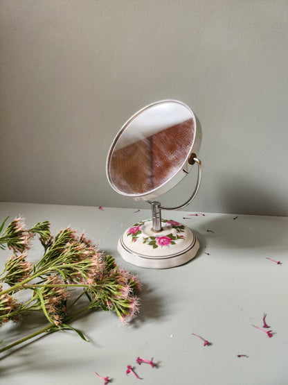 Petit miroir en porcelaine   Patine