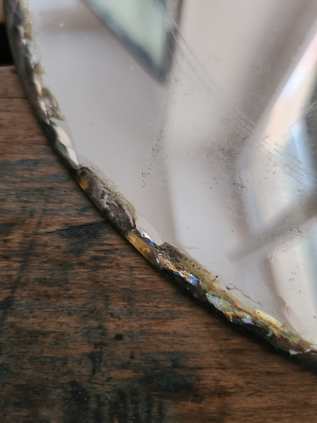 Miroir ancien rond et biseauté   Patine