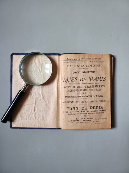 Guide commode des rues de Paris avec plan dépliable   Patine