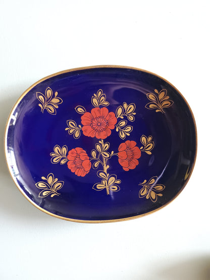 Petit plat en porcelaine allemand motif floral   Patine