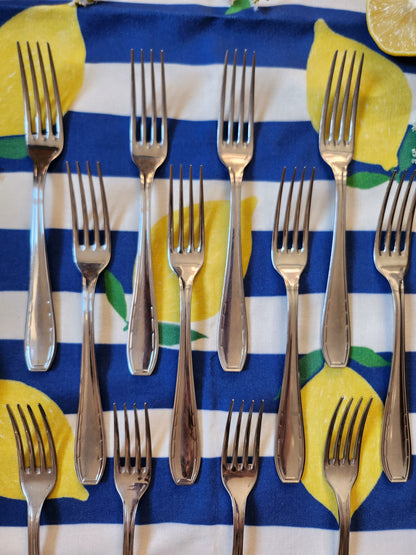 Fourchette en métal argenté lot de 12   Patine