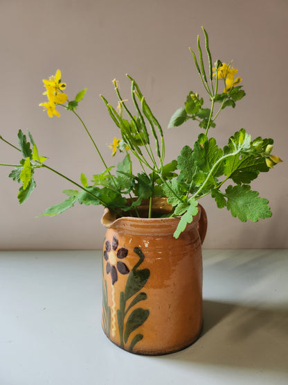 Pichet en terre cuite Alsacien motif floral - Patine