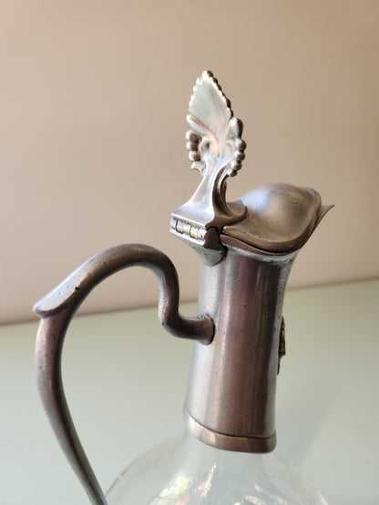 Carafe à vin en verre et en étain   Patine