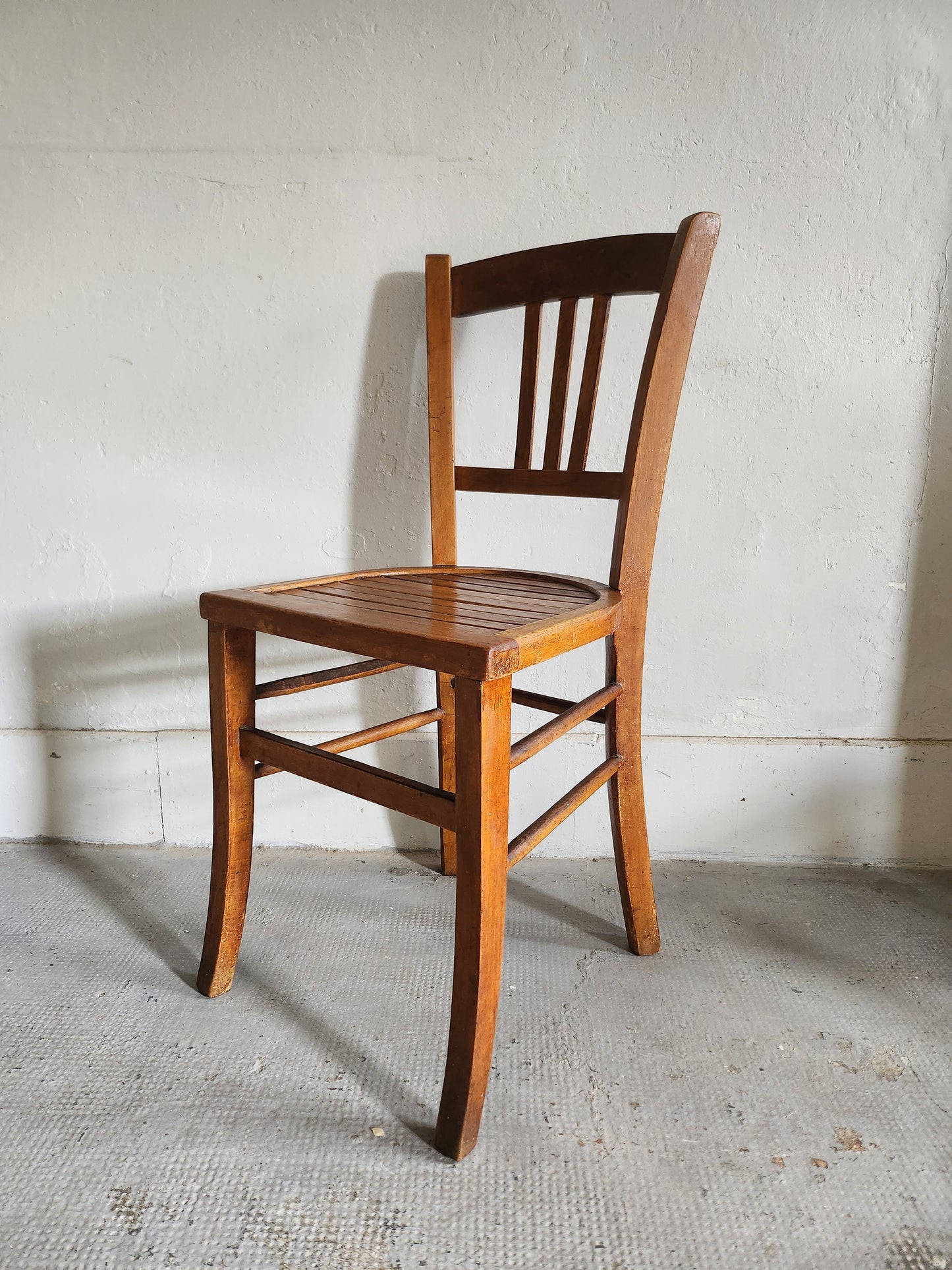 Chaise en bois   Patine