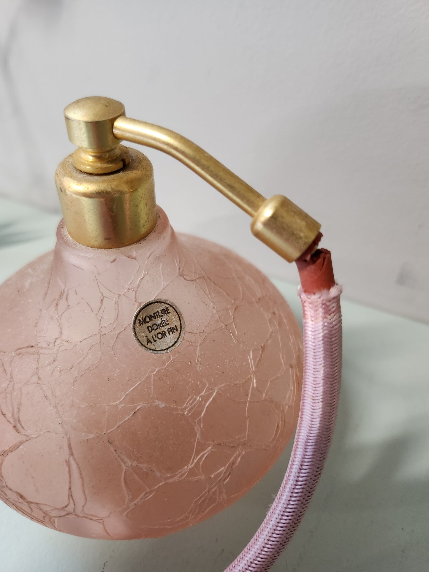 Vaporisateur de parfum rose vintage   Patine