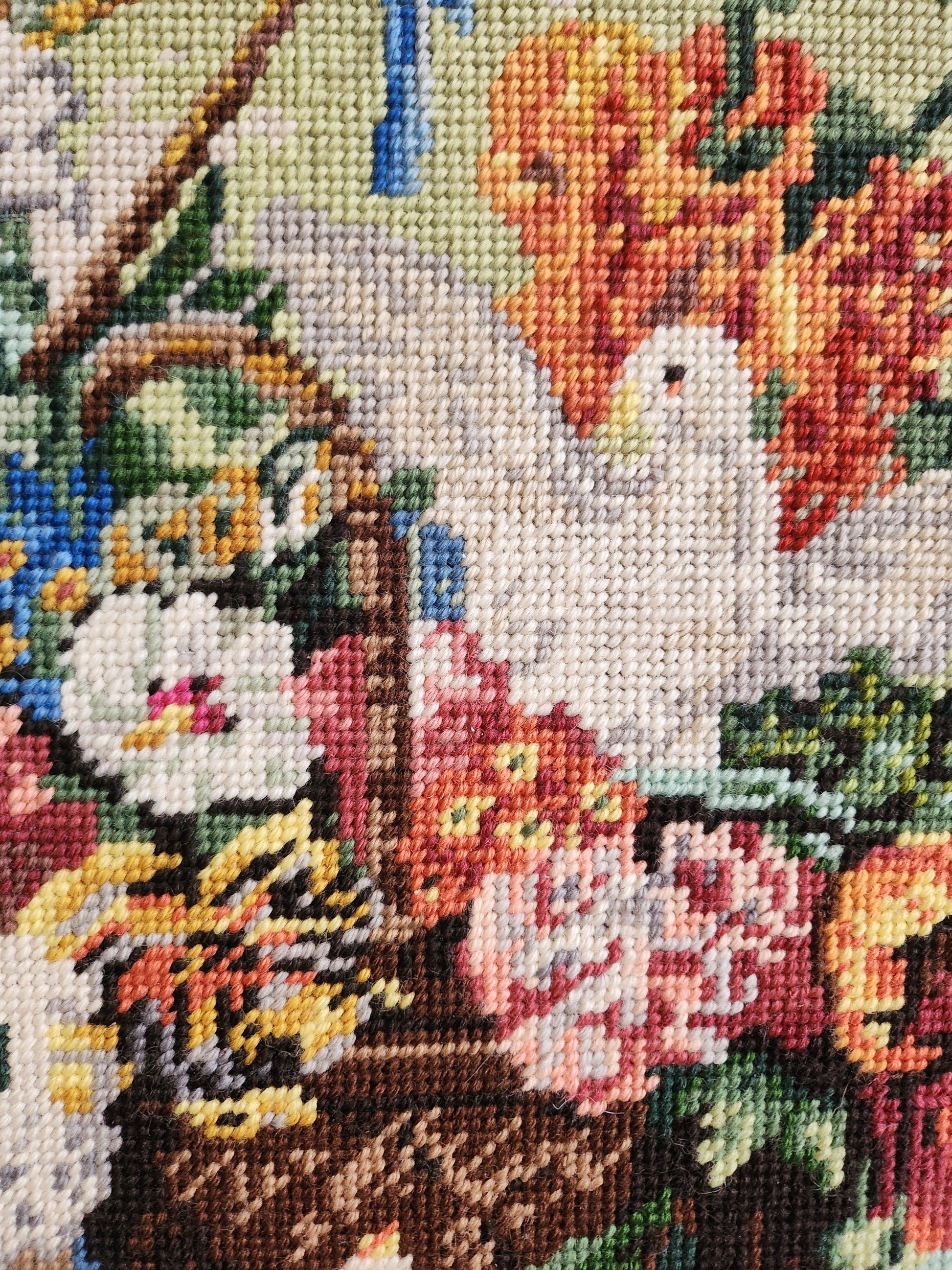 Tableau en bois avec ornement en point de croix   Patine