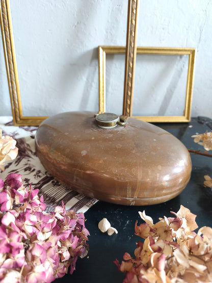 Bouillotte ovale en cuivre vintage   Patine