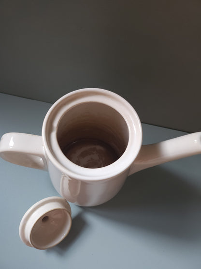 Cafetière en porcelaine blanche   Patine