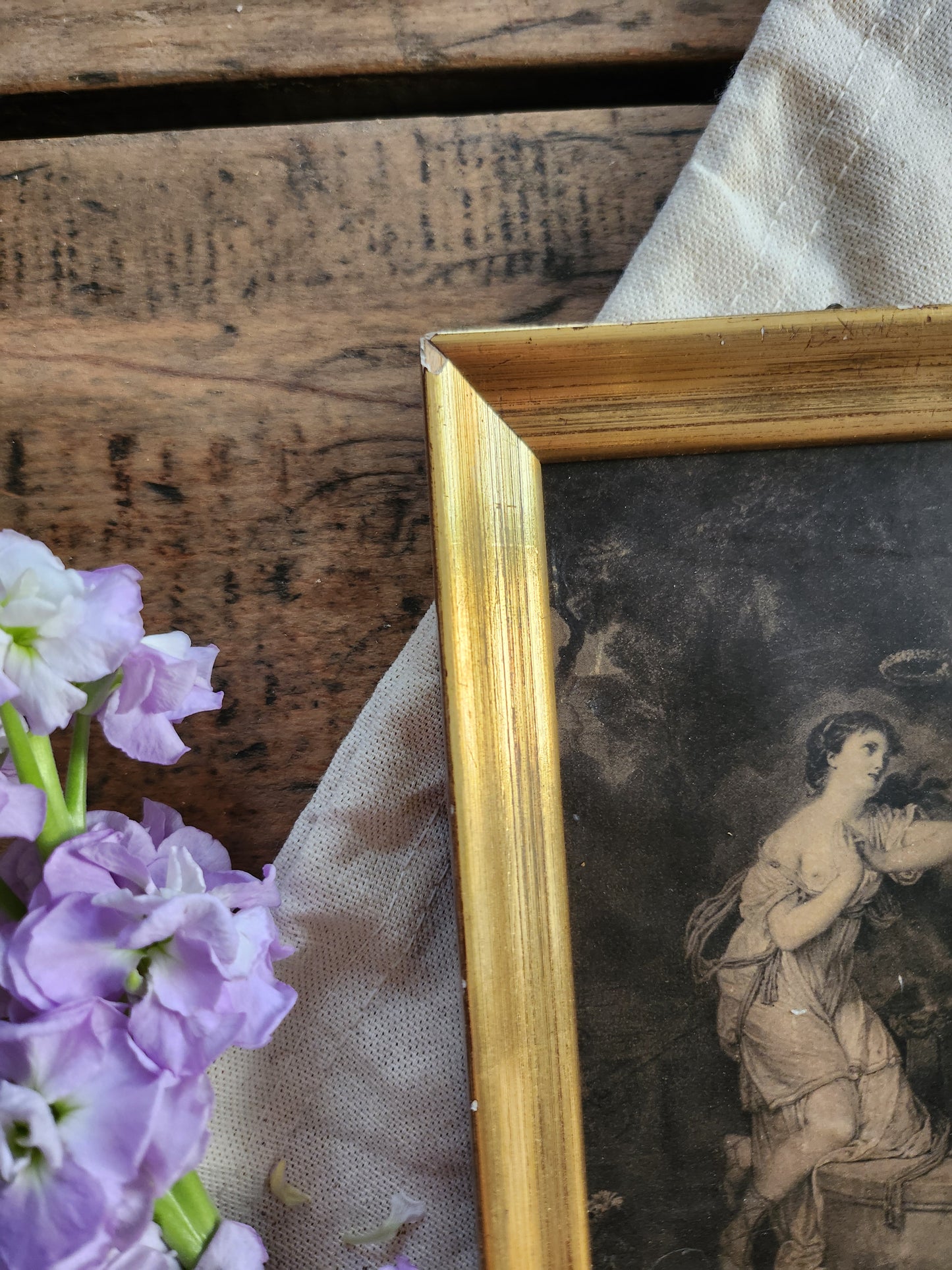 Cadre doré avec gravure "les hasards heureux de l’escarlopette"   Patine